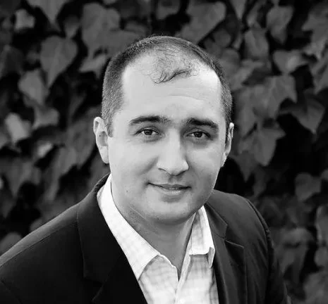 الېکس وطن‌خواه